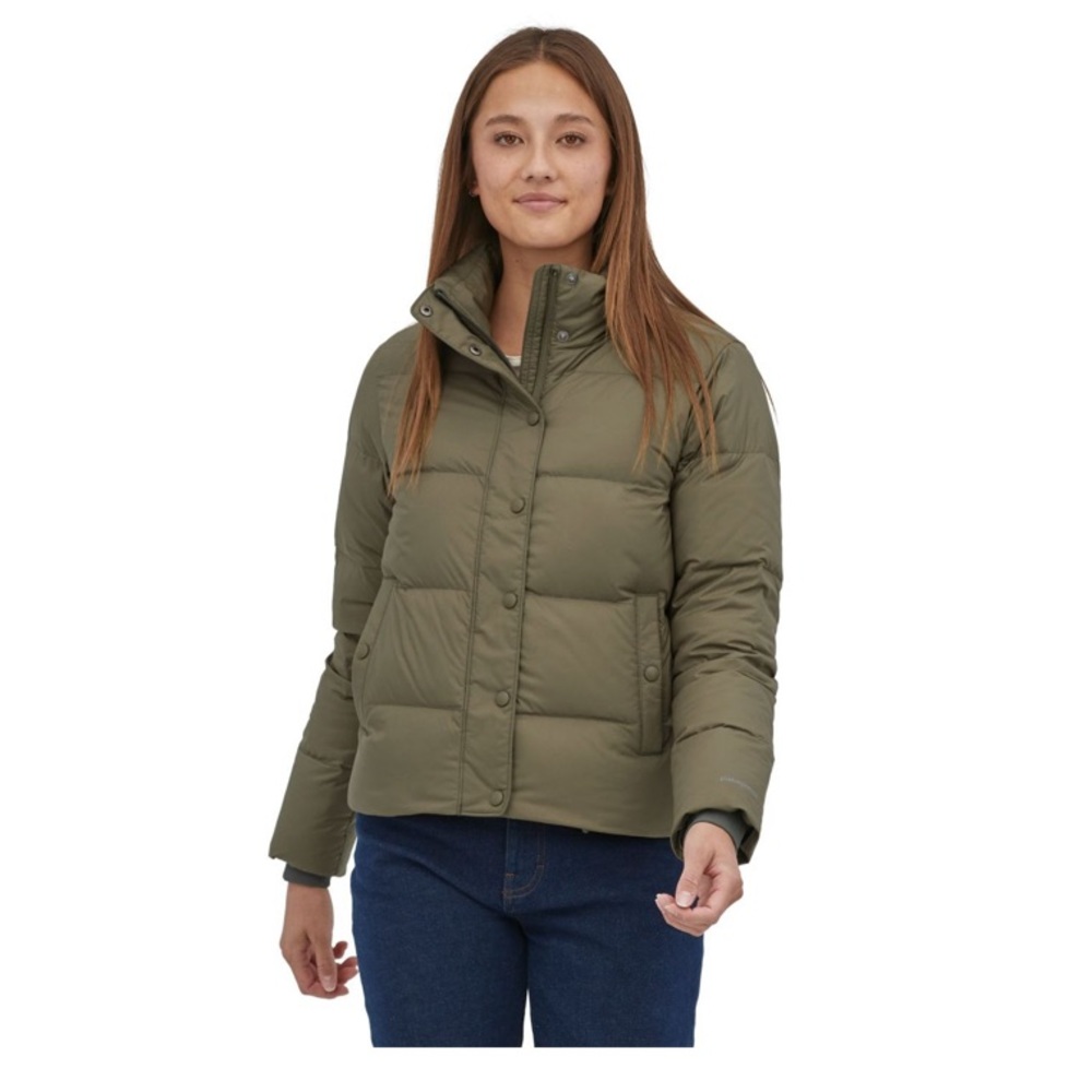 Patagonia women’s silent down jacket NWT, medium